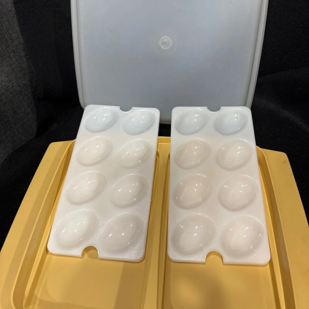 Vintage Tupperware Deviled Egg Carrier Storage Golden Yellow #723 Clear Lid #722